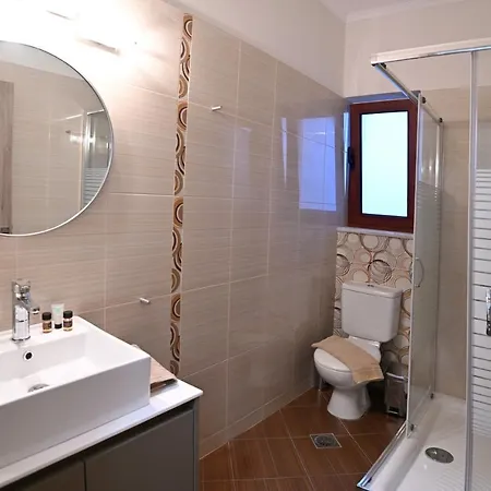 Ianthe Apartment